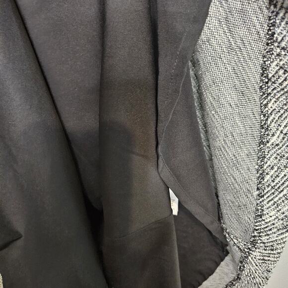 BANANA REPUBLIC Sleeveless Drop Waist Boucle Black White Dress 12 Flounce EUC - Picture 8 of 11